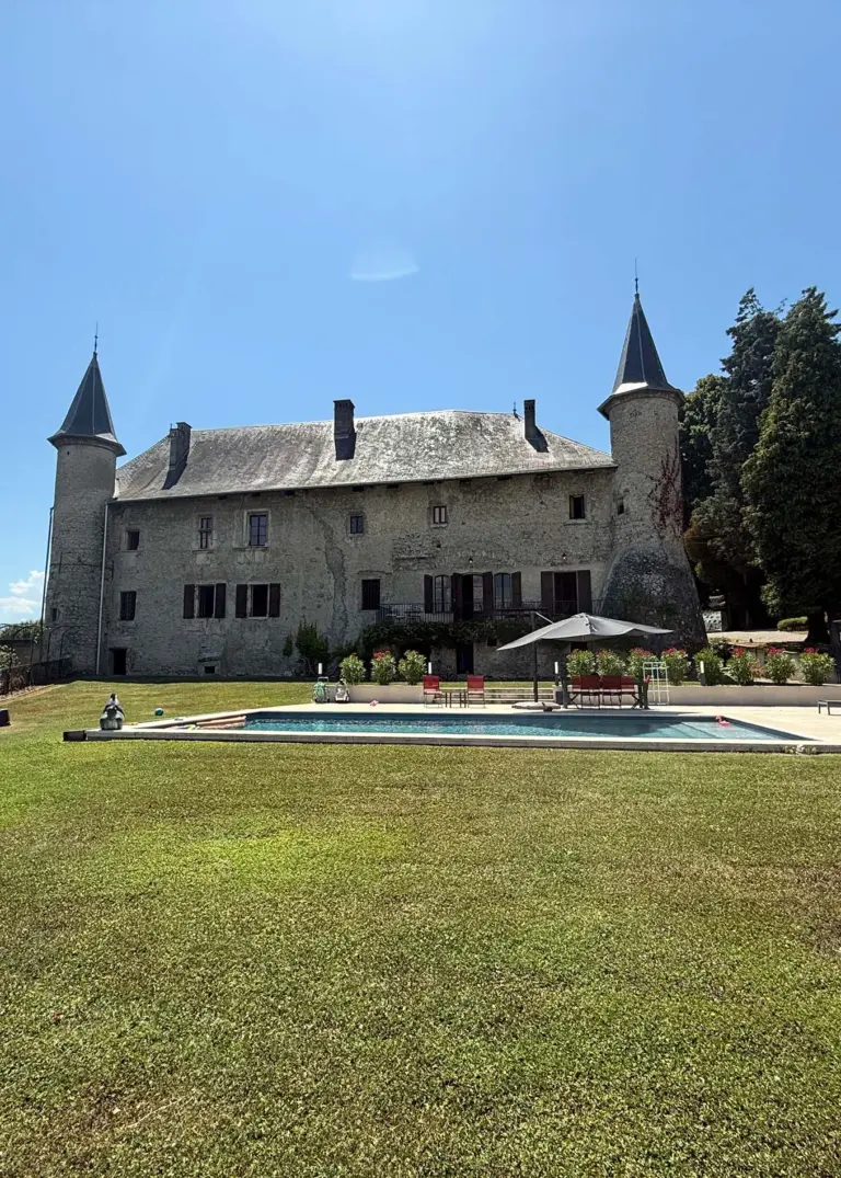 Französisches Château mit Swimmingpool – Privatkoch Sascha Zellinger für exklusive Veranstaltungen in Europa
